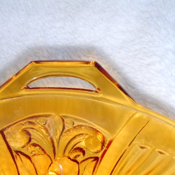 Vintage Divided Amber Glass Dish Killarney Pattern - Picture 5 of 6